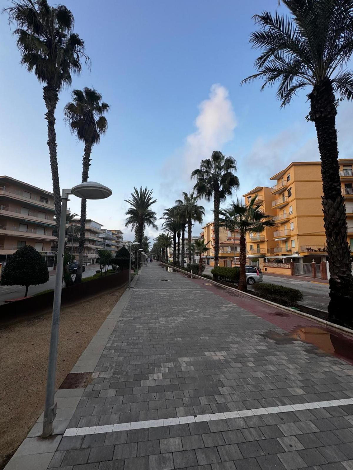 Apartamento Entero Primera Linea De Playa, Pet Friendly Tavernes de Valldigna Exterior photo